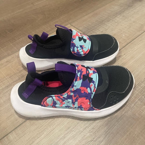 Under armour colorful tennis shoes - Picture 4 of 5